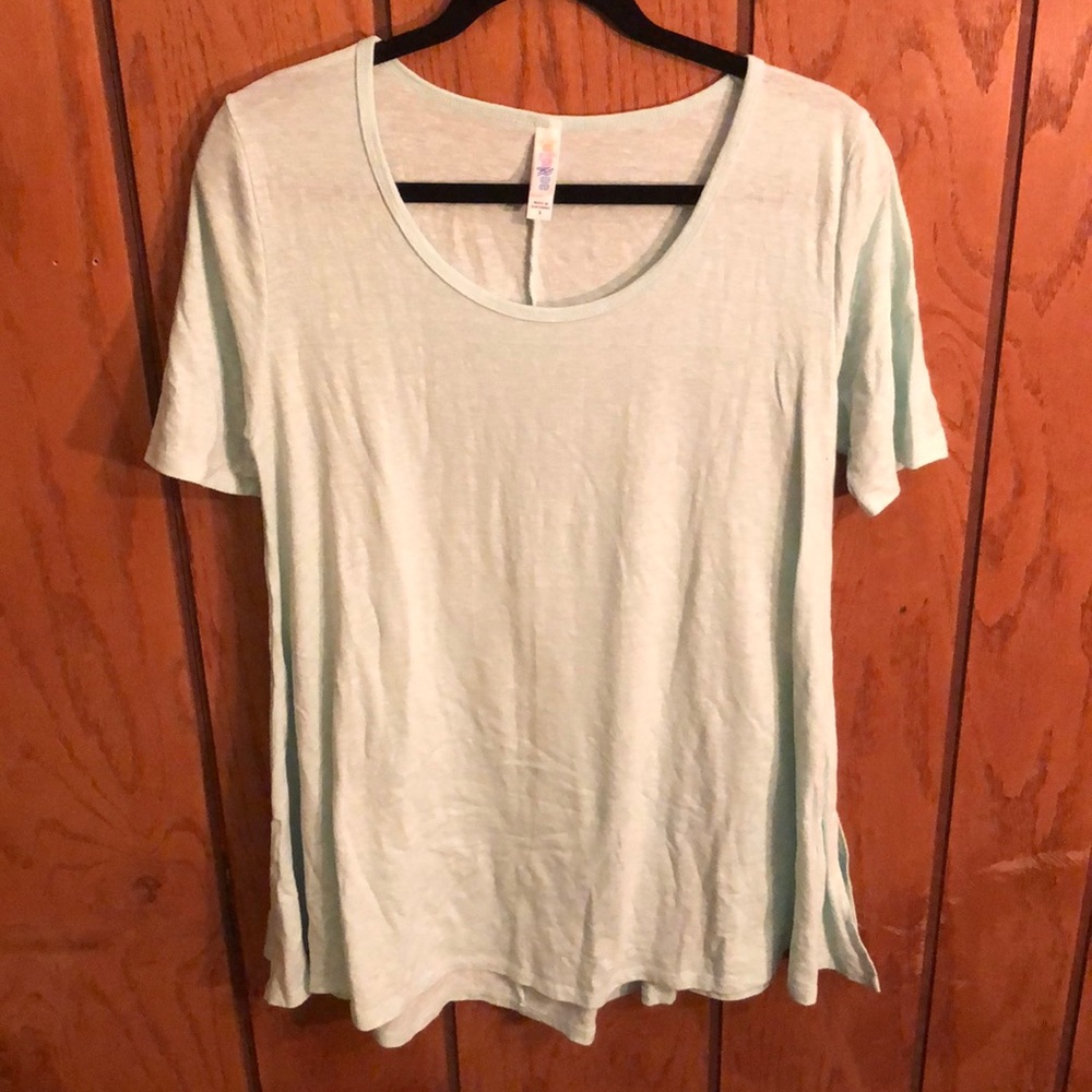 EUC Small Lularoe Perfect T